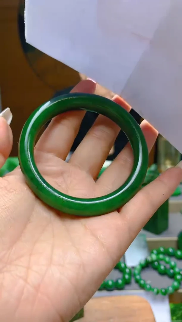 【闪购商品】和田玉（碧玉）手镯未镶嵌5556