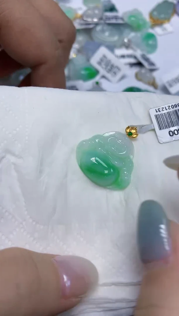 翡翠18K金镶嵌颈饰天然缅甸翡翠A货