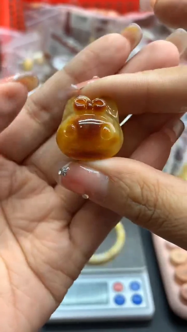 未镶嵌琥珀珠宝奇石2037