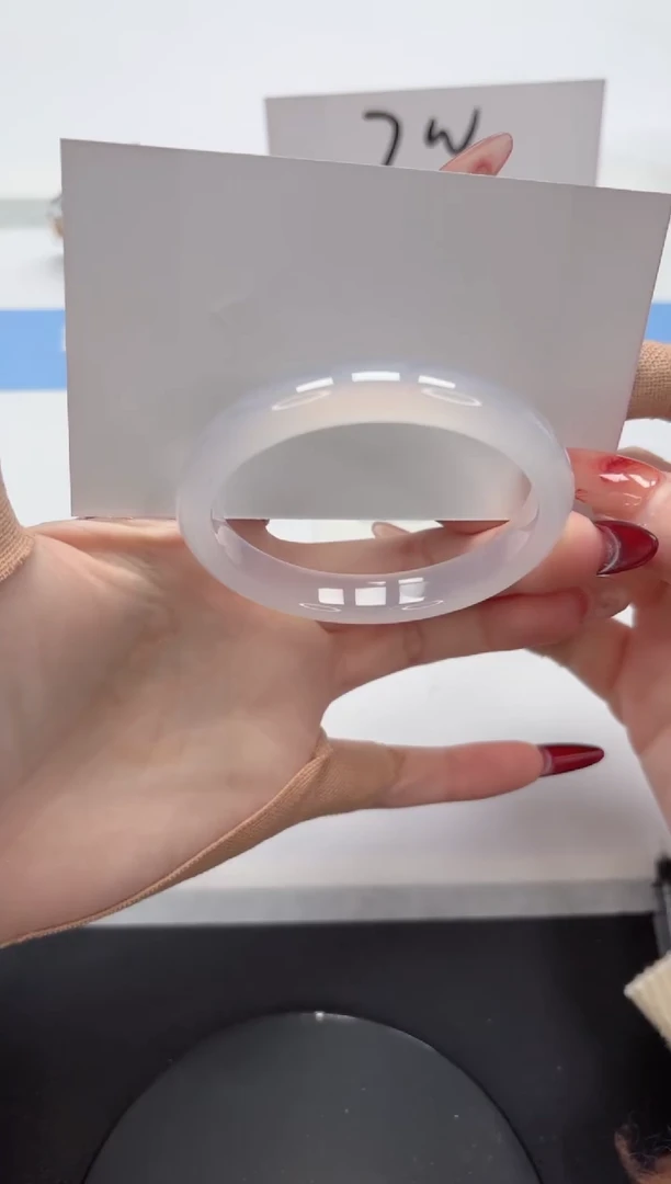 【闪购商品】石英质玉手镯未镶嵌A368-54