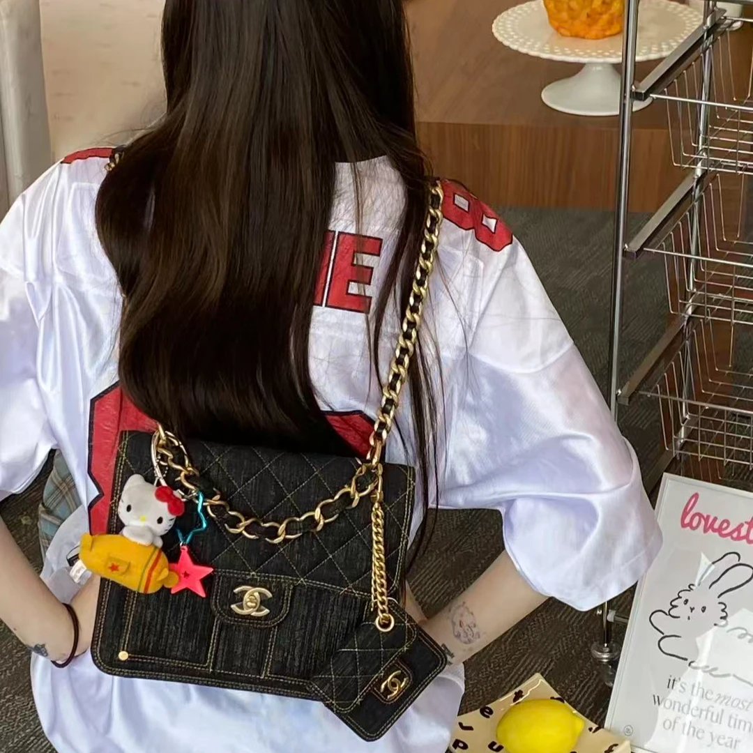 99新 Chanel/香奈儿 展会外场！牛仔邮差双肩包