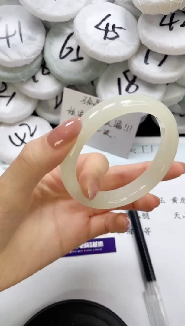 石英质玉手镯未镶嵌140-60