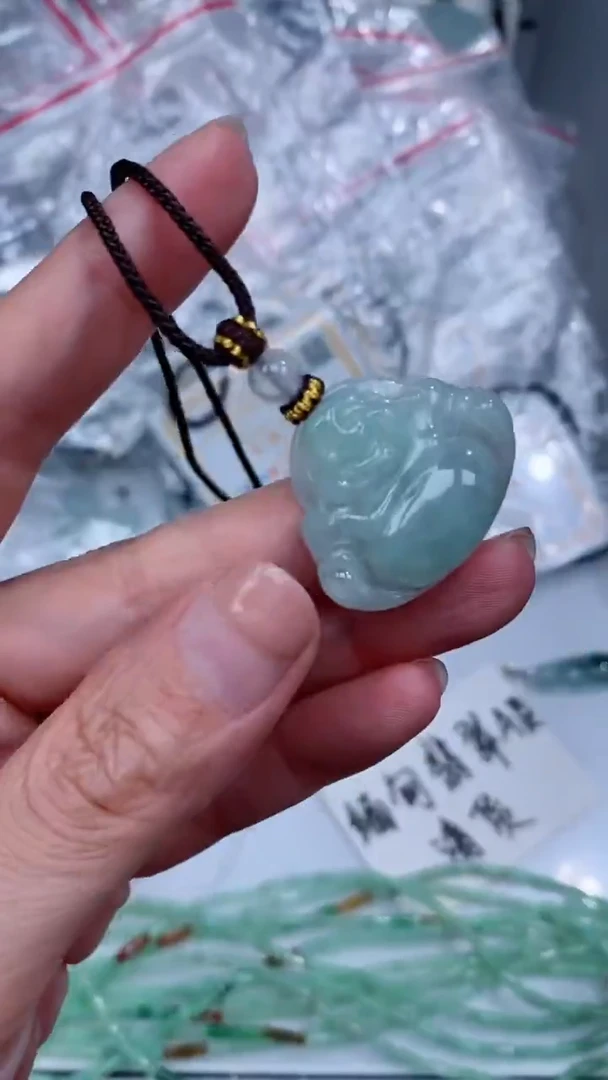 颈饰未镶嵌翡翠吊坠