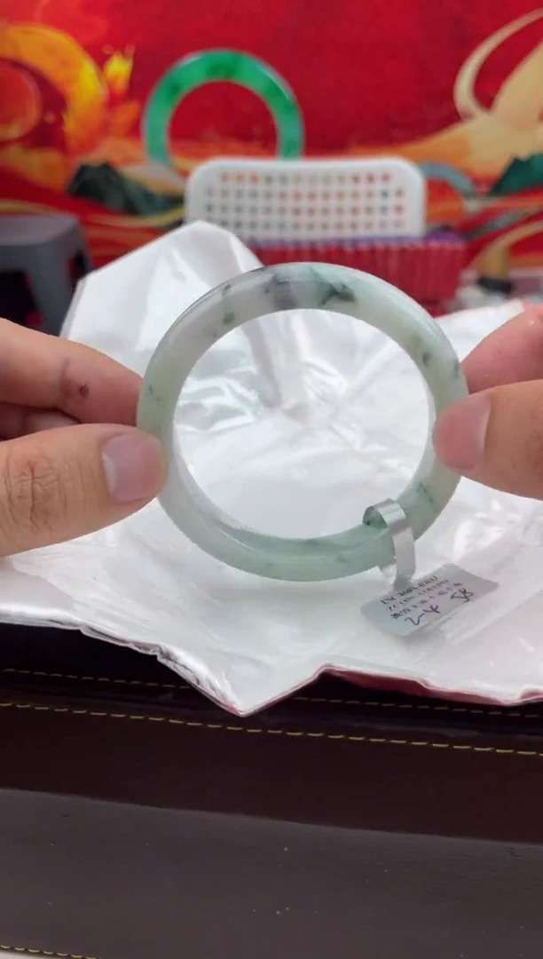 【闪购商品】翡翠手镯未镶嵌3翡翠手镯（微瑕）