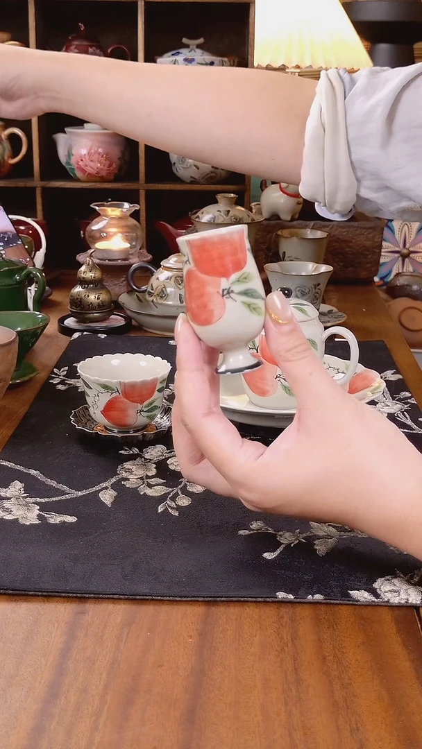 水蜜桃手绘高脚杯