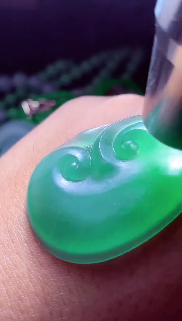 未镶嵌定制翡翠梦*?翡翠毛货定制