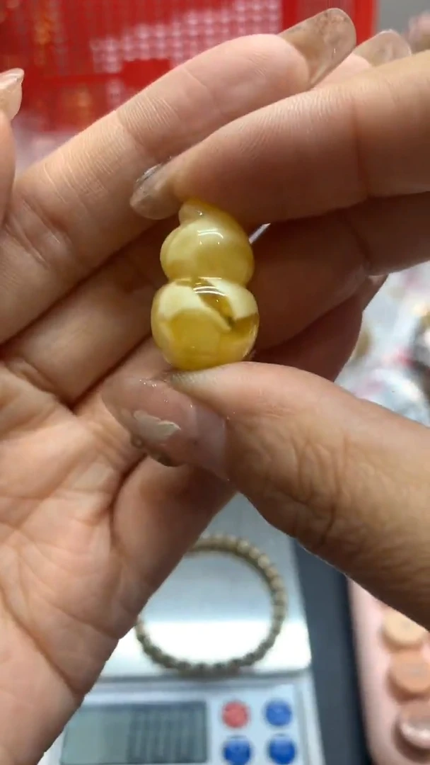 未镶嵌琥珀珠宝奇石1646