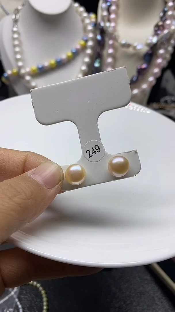 颈饰未镶嵌淡水珍珠多人