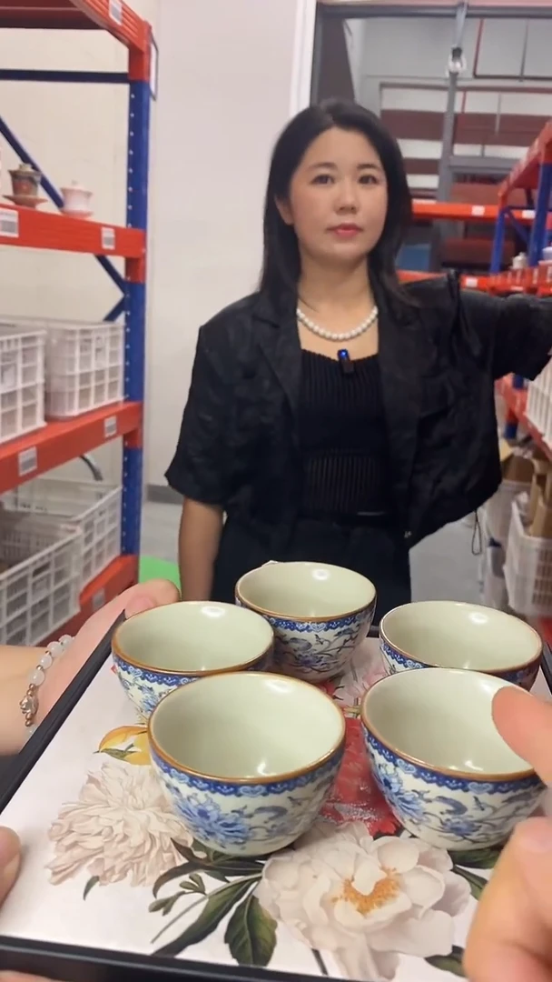 瓷片拍五发六茶杯