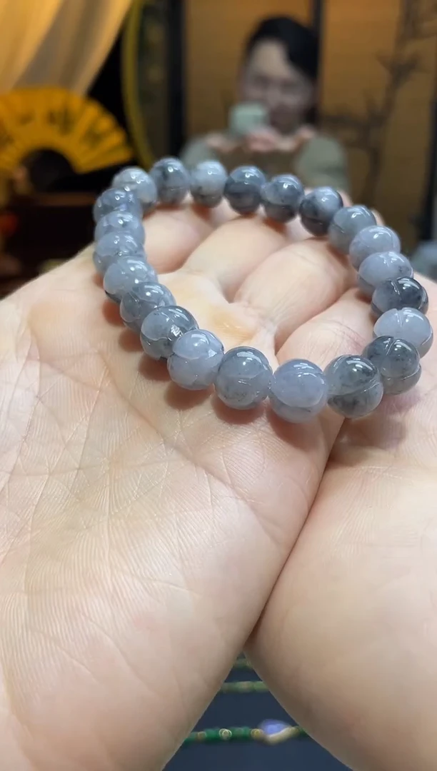 颈饰未镶嵌翡翠手串