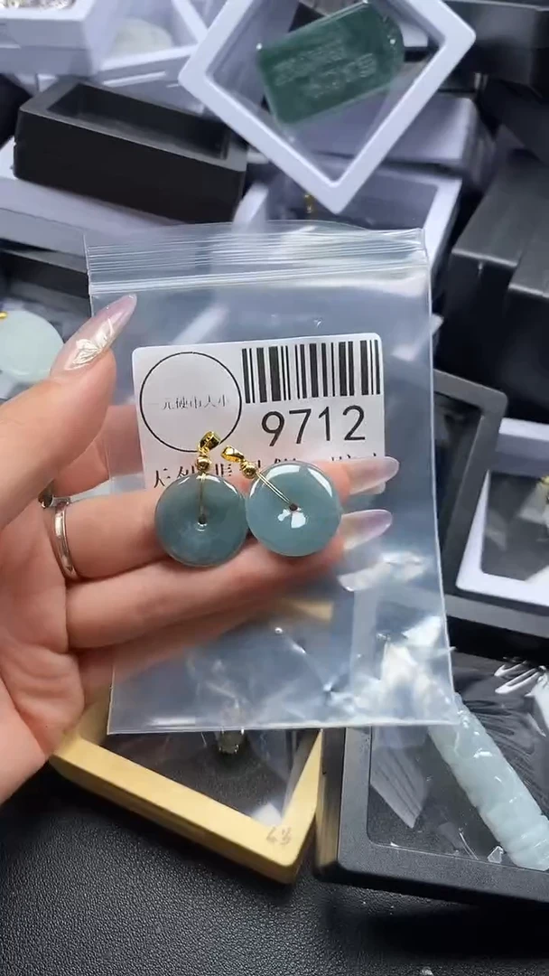 吊坠(不含链)未镶嵌翡翠9712