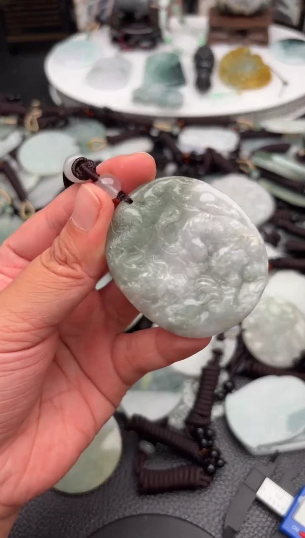 翡翠未镶嵌颈饰天然翡翠吊坠92