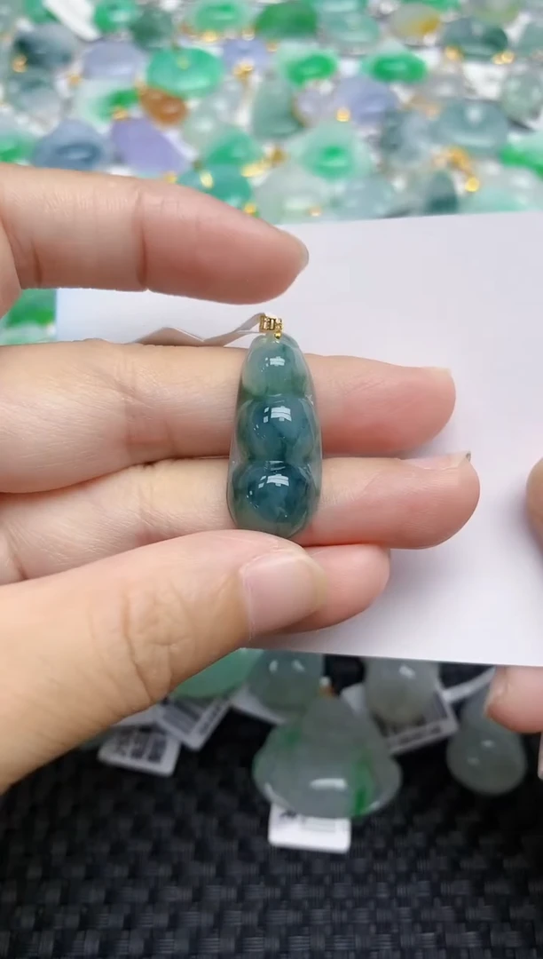 翡翠18K金镶嵌颈饰天然翡翠A货