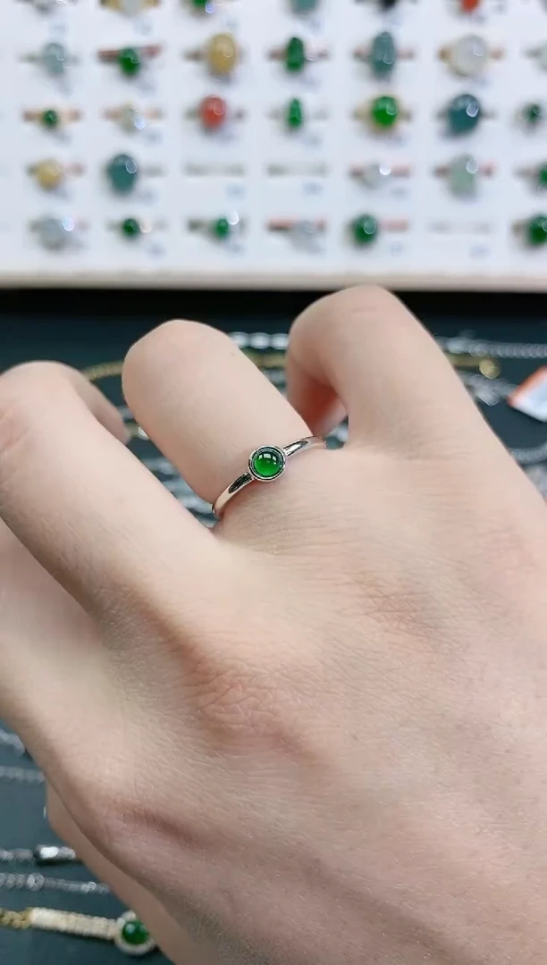 翡翠戒指银S925镶嵌天然翡翠