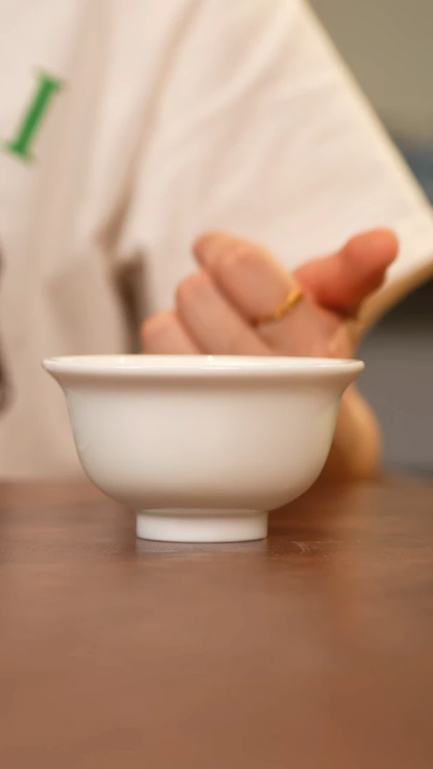 杯景德镇白胎压手杯