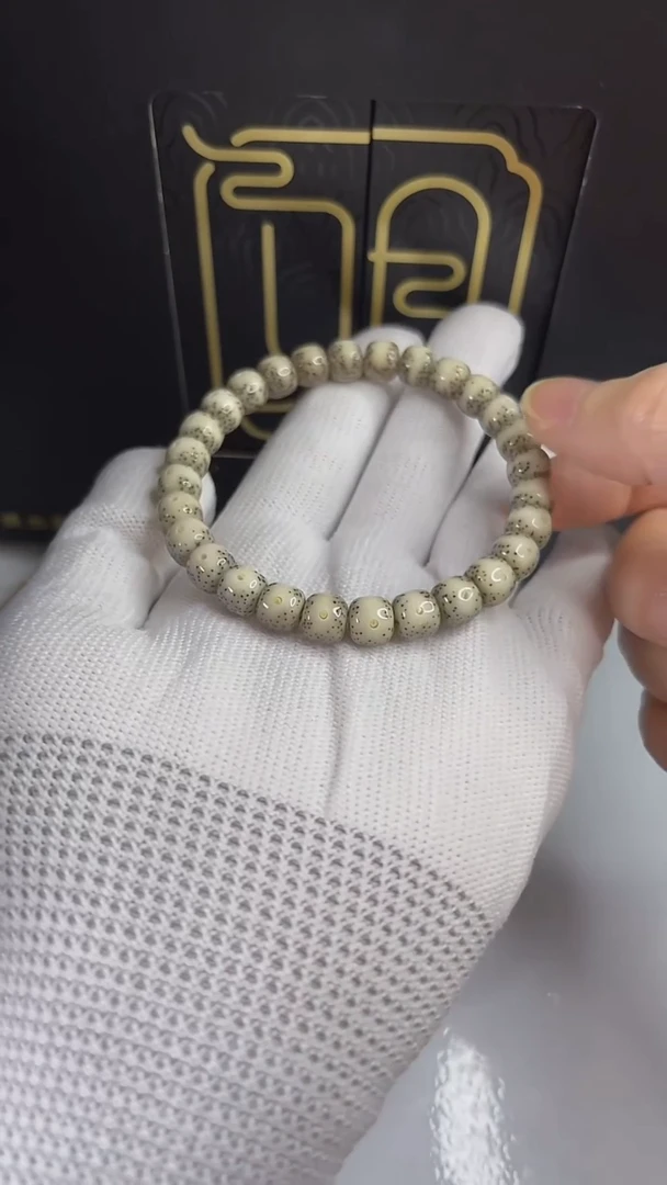 手串星月菩提小驼包8x7.a649