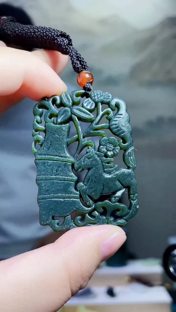 颈饰未镶嵌和田玉1