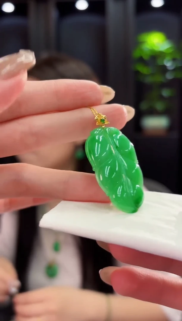 翡翠18K金镶嵌颈饰 缅料A货/支持复检/一件