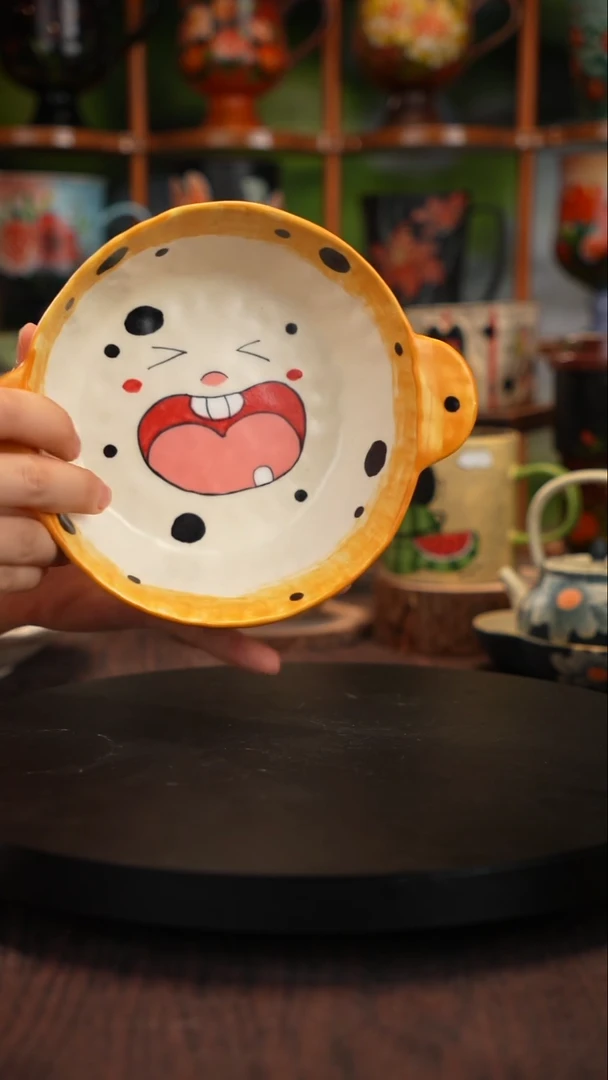 釉下手绘陶瓷碗1