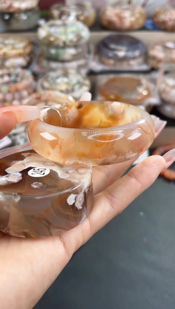 未镶嵌手镯石英质玉54