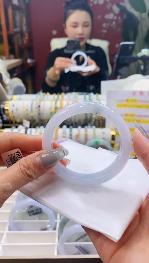 【闪购商品】翡翠手镯未镶嵌138冰飘花5758/12.1*8.0