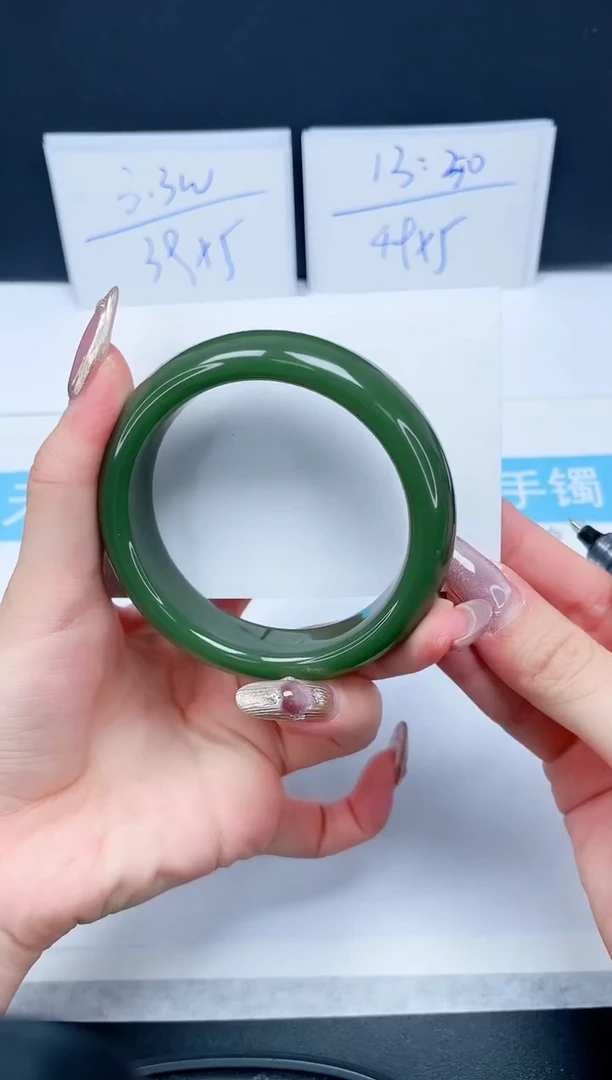 【闪购商品】石英质玉手镯未镶嵌333-57