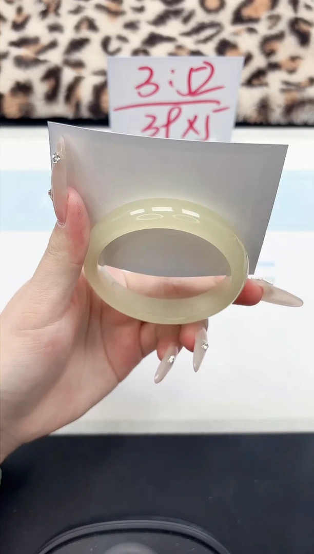 【闪购商品】石英质玉手镯未镶嵌14-54.6