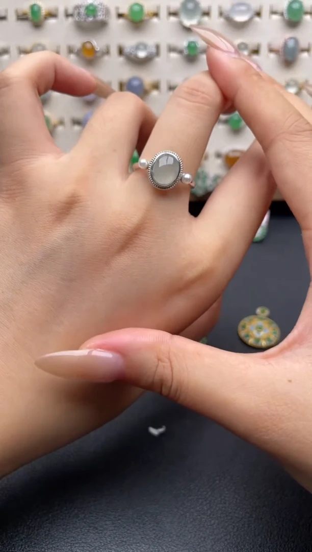 银S925镶嵌戒指翡翠一物一证一礼盒