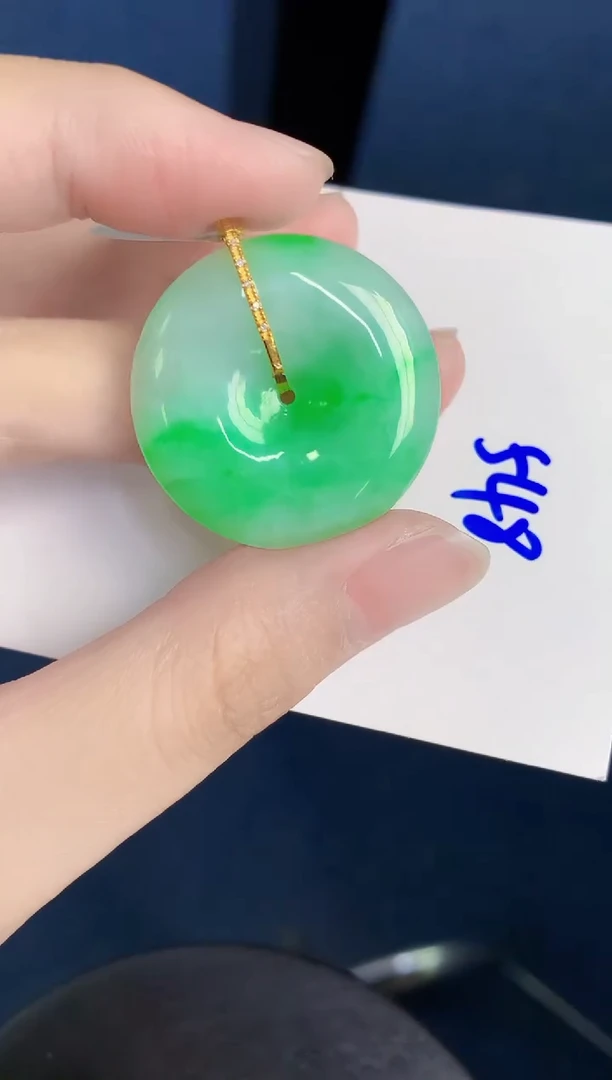 颈饰18K金镶嵌翡翠善**意天然翡翠缅甸A货