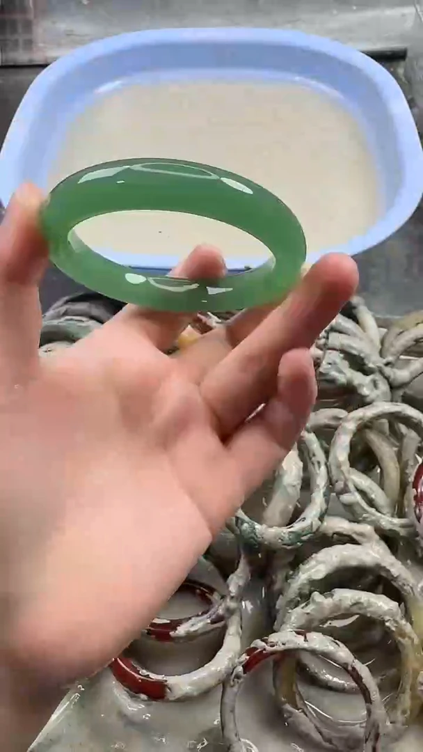 未镶嵌手镯石英质玉16 6160