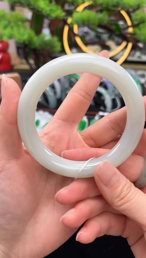 未镶嵌手镯翡翠吊坠