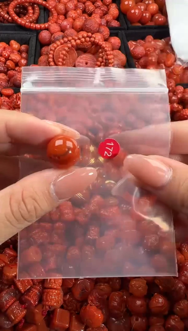 南红玛瑙未镶嵌颈饰1