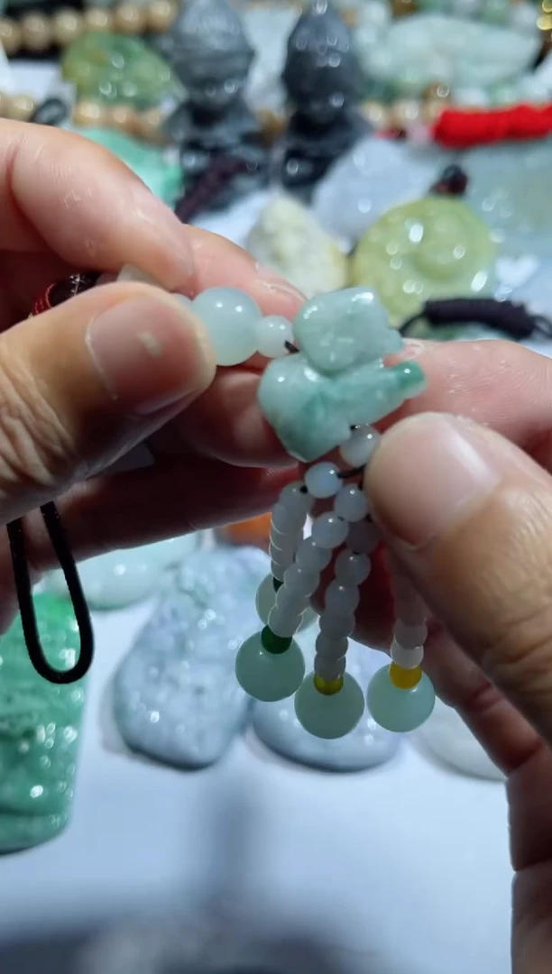 【闪购商品】翡翠颈饰未镶嵌00005629