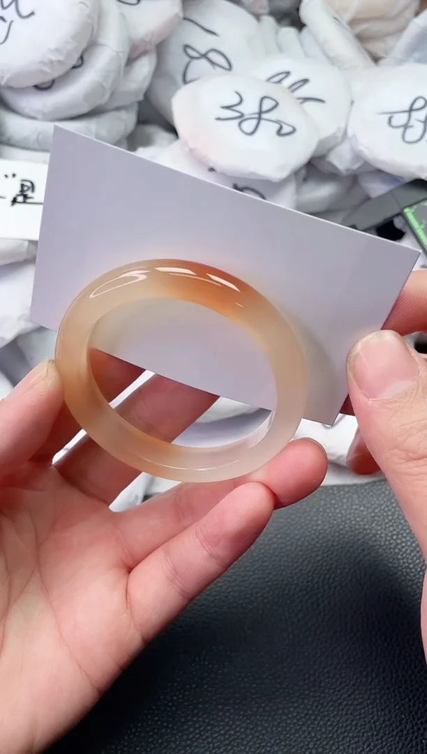 【闪购商品】石英质玉手镯未镶嵌X441