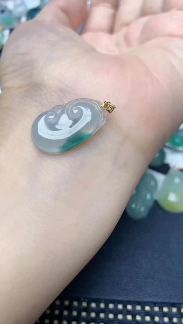 颈饰18K金镶嵌翡翠天然缅甸A货翡翠