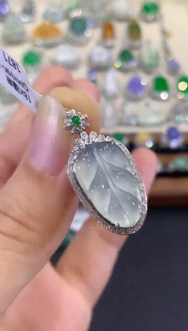 吊坠(不含链)18K金镶嵌翡翠B85