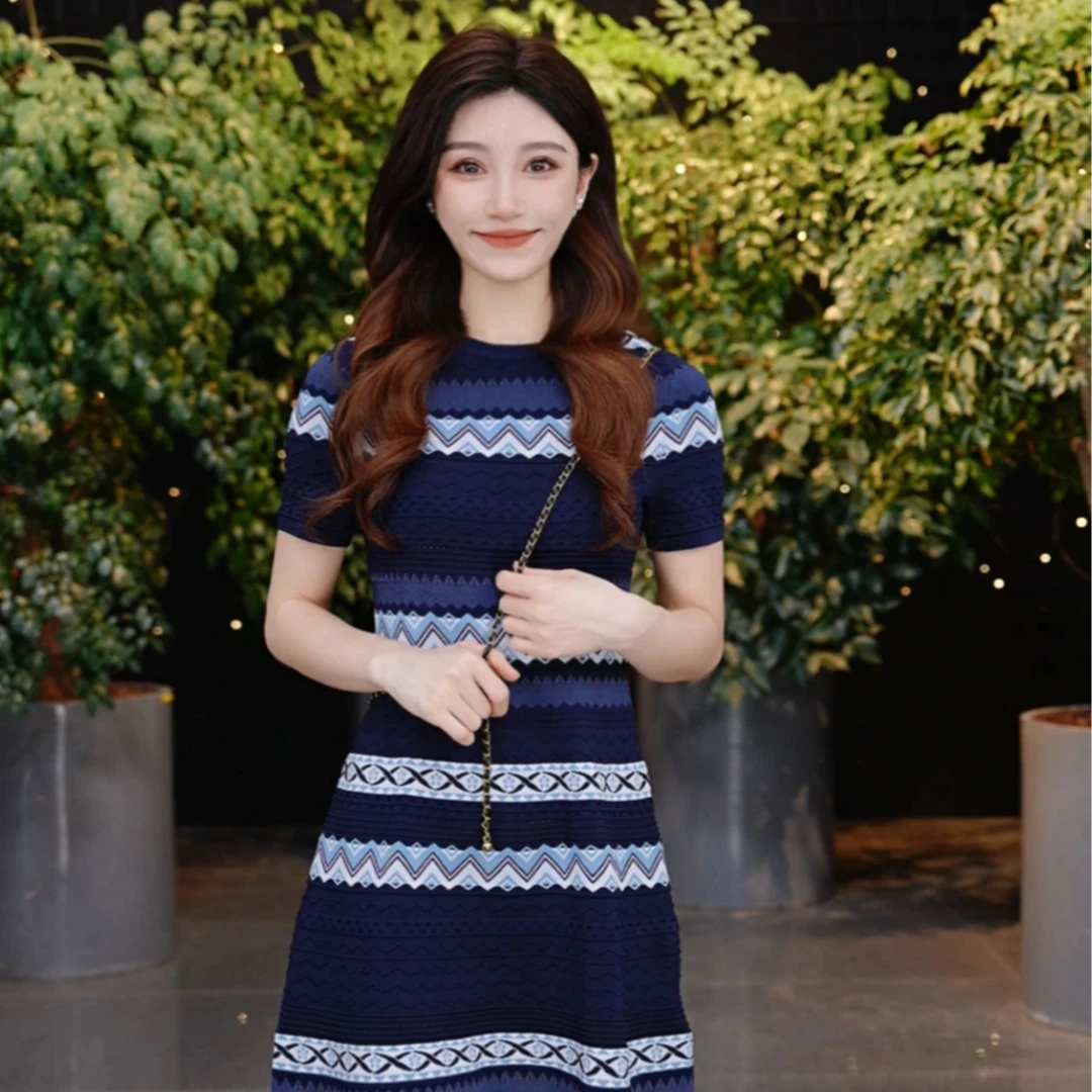 歌莉娅 秋季新品  提花针织连衣裙  1E7L4G0Z0