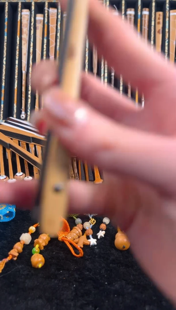 【闪购商品】扇子李昌义芝麻棕倒排琴圆