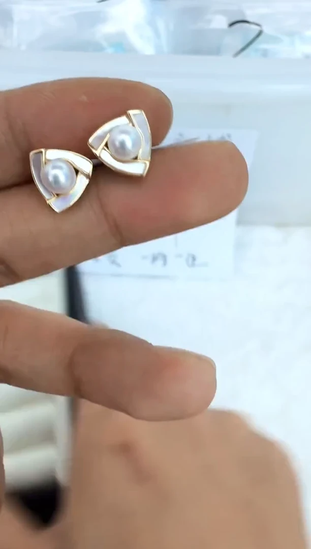 【闪购商品】海水珍珠耳饰银S925镶嵌耳钉