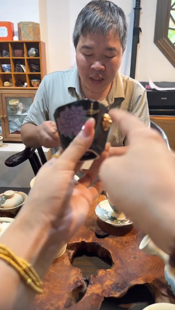 狮子杯子·············
