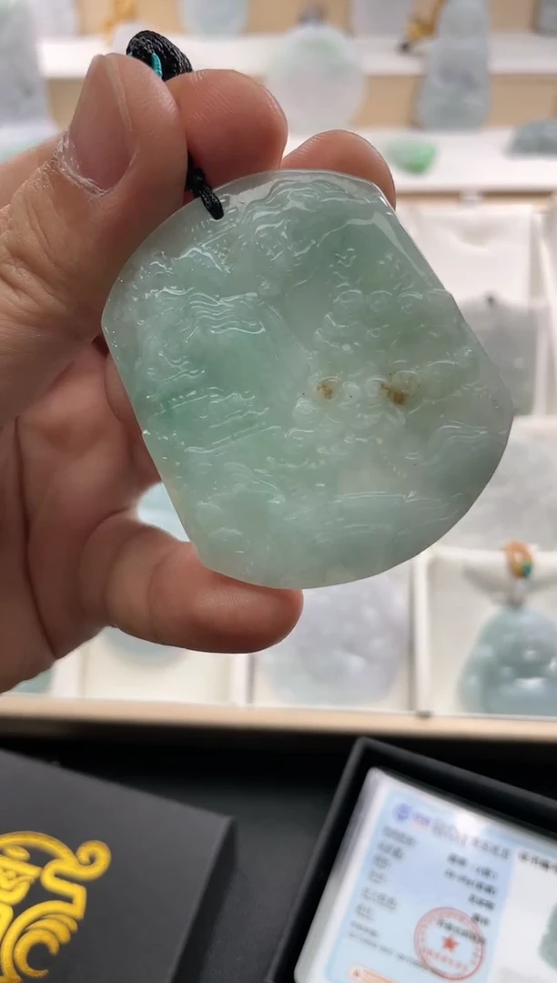 翡翠未镶嵌颈饰..../4/25/ 39