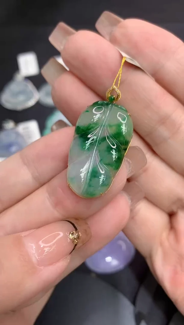 吊坠(不含链)18K金镶嵌翡翠11