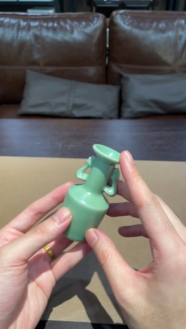 168窑承青瓷豆青小双耳瓶