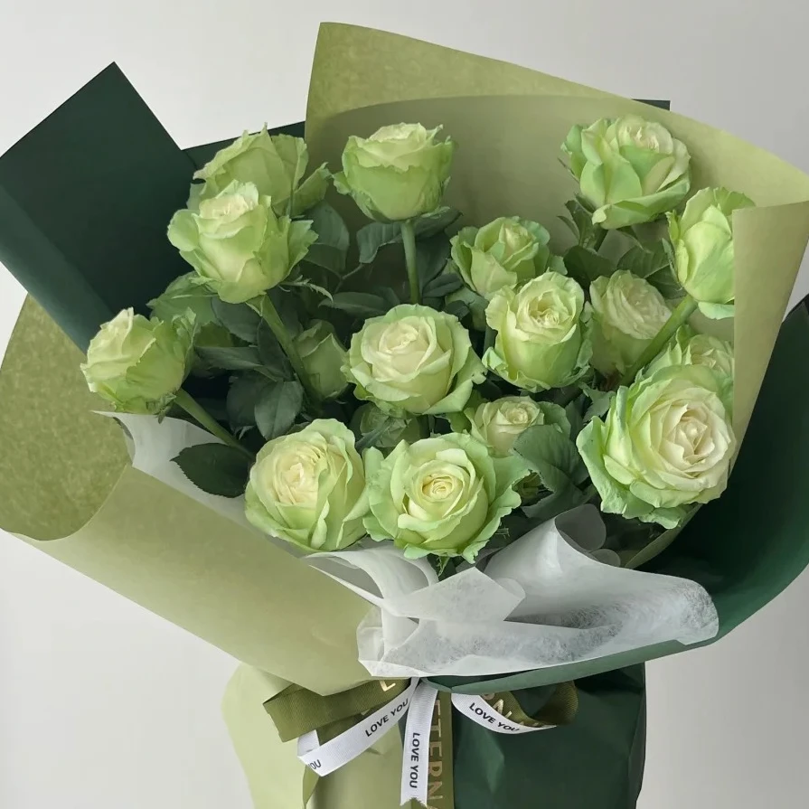 牛油果绿玫瑰10枝 收到需醒花  0°以下要拍保温棉 揽收无法退