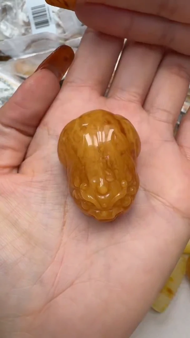 裸石琥珀未镶嵌如图