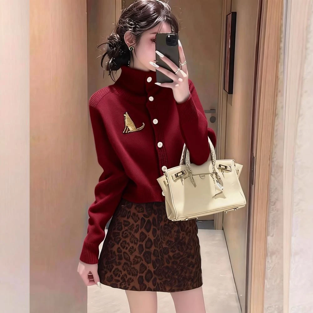 酒红色高领毛衣女冬季2025新款独特超好看针织开衫外套显白上衣女