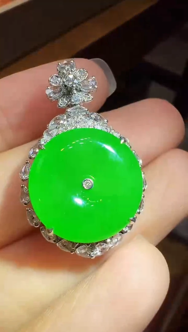 吊坠(不含链)18K金镶嵌翡翠平安扣