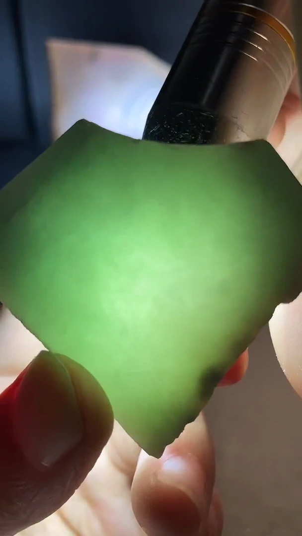 翡翠未镶嵌颈饰秋**起翡翠