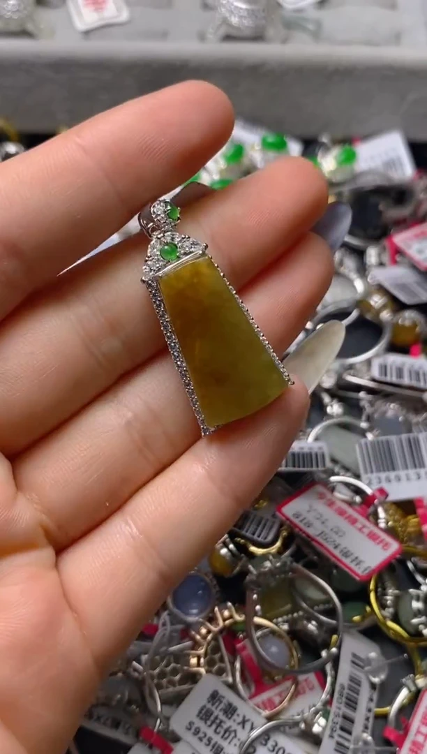 银S925镶嵌戒指翡翠百内无证书