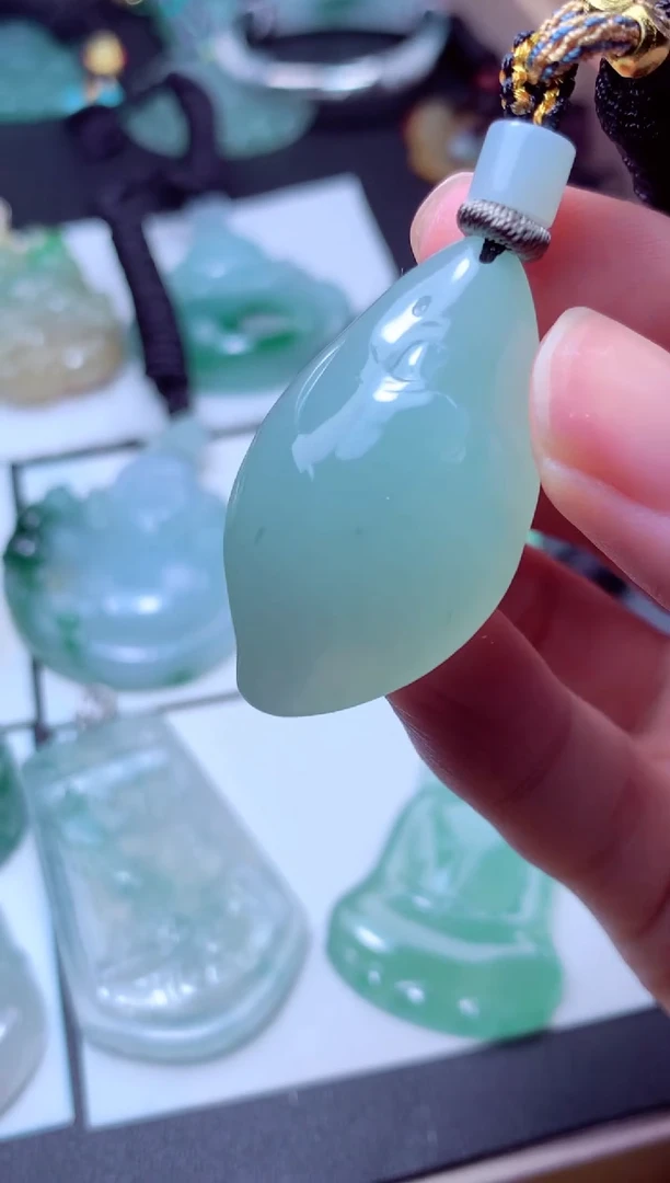 颈饰未镶嵌翡翠天然A货翡翠